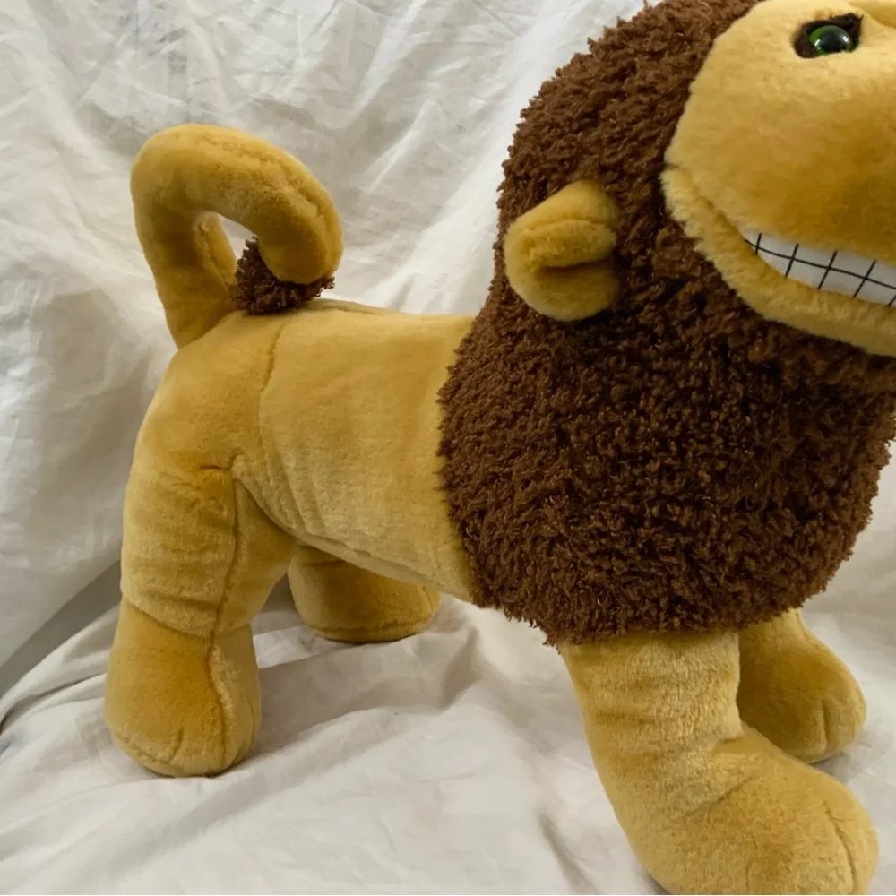 Gund Old Salem Winchester Lion Plush 12